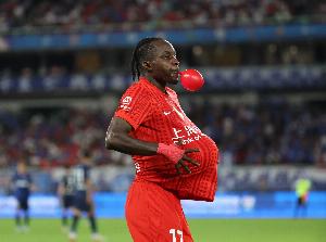沪媒:海港如今进攻确实势不可挡,安佩姆从“水货”变“大腿”